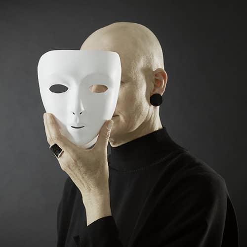 Andrea Hülsmann mit Maske